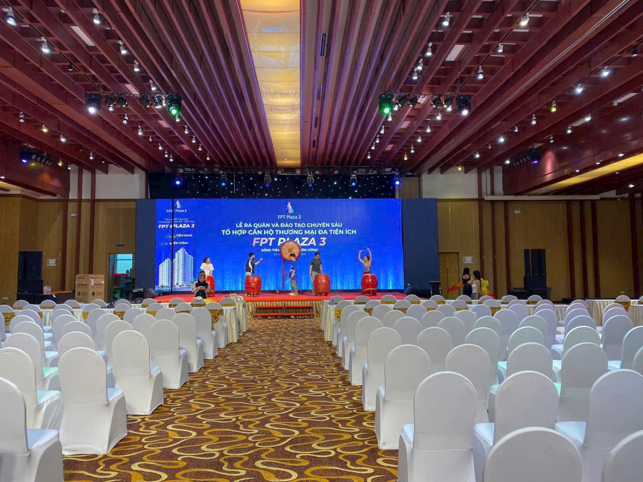 ra quân mở bán fpt plaza 3